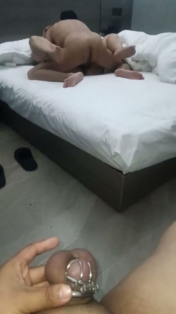 只得疼着看兄弟操逼