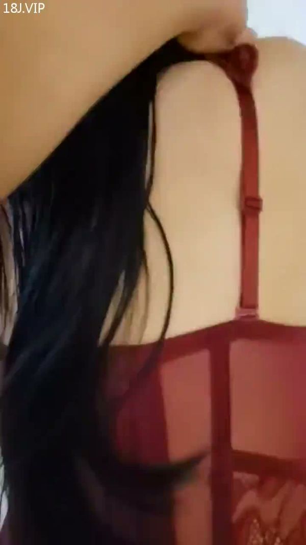 情趣制服小骚货被后入