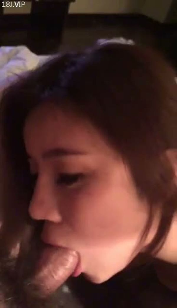 插着震动棒给我口交