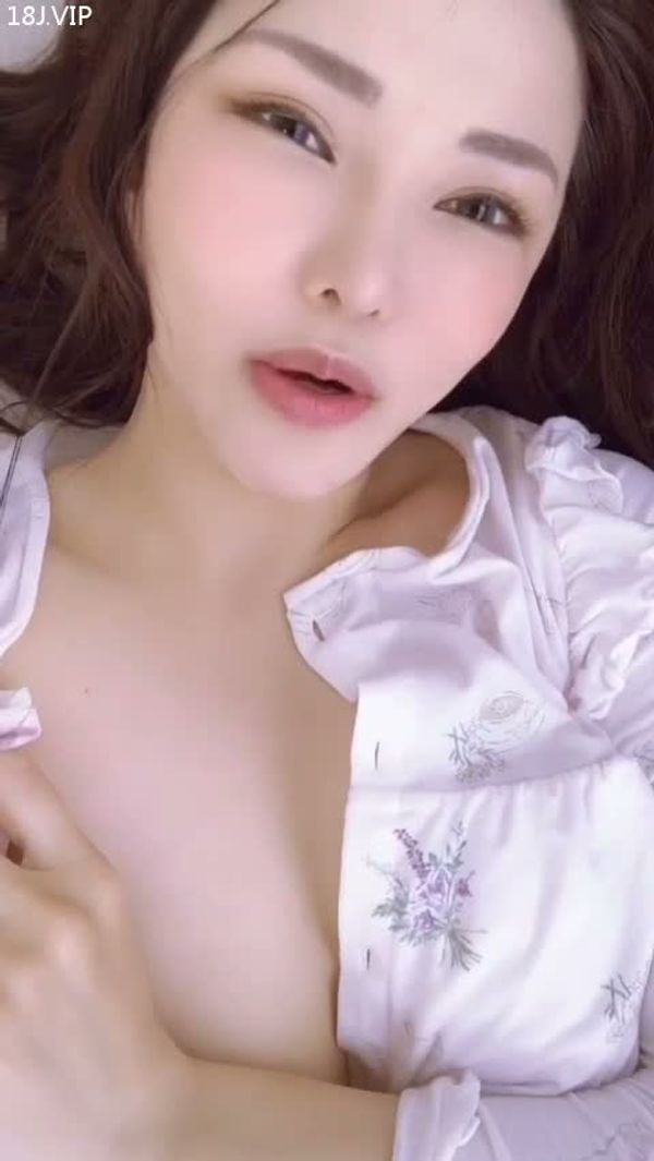 巨乳老师勾引我