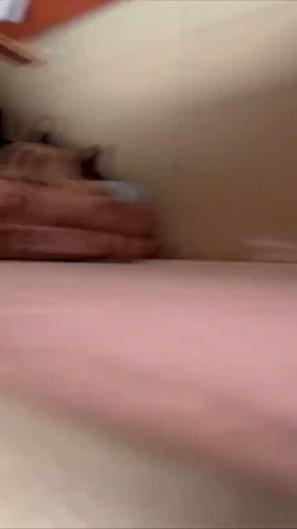 刚生完孩子就找操了