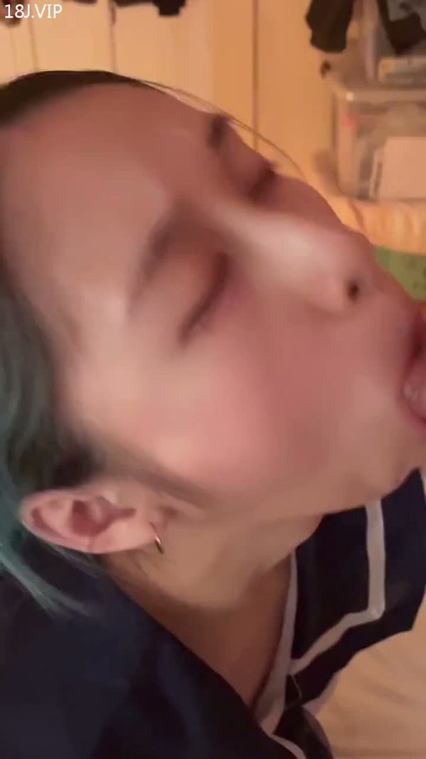 妹妹挺会口交啊