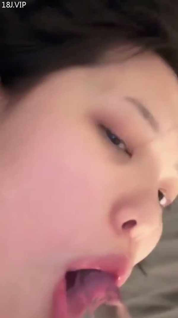 女友给假鸡巴深喉