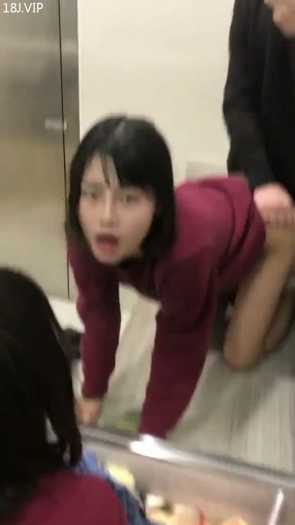 在门口就忍不住开操