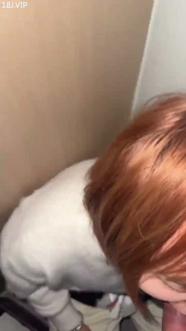 很温柔乖巧的女友