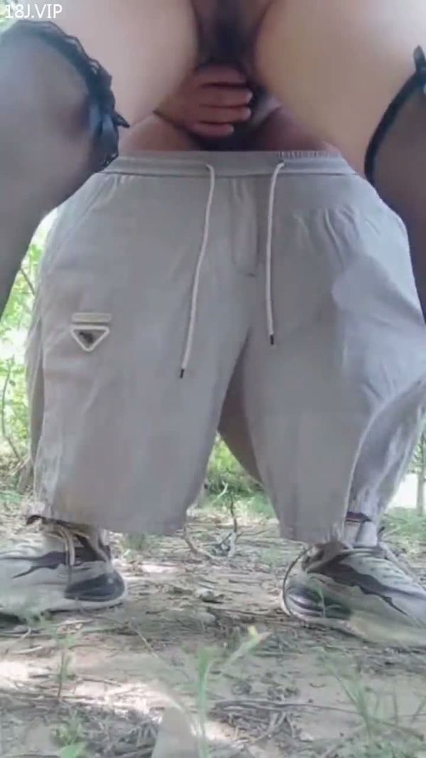 跟炮友户外打炮