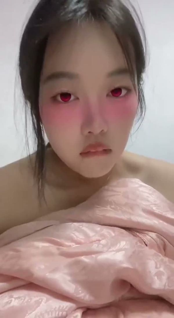 初下海眼镜清纯妹