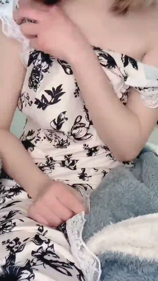 定制小母狗自慰
