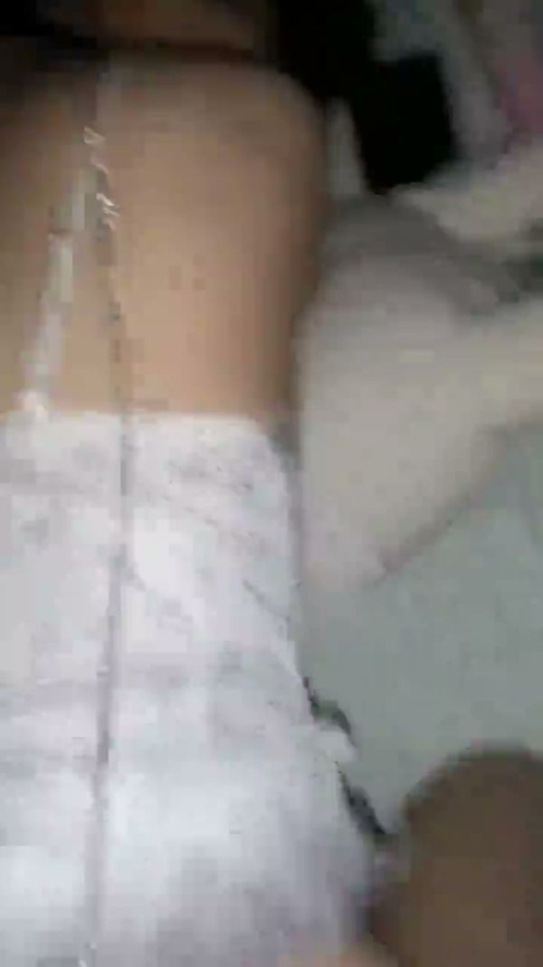 家里牵着母狗四处做爱