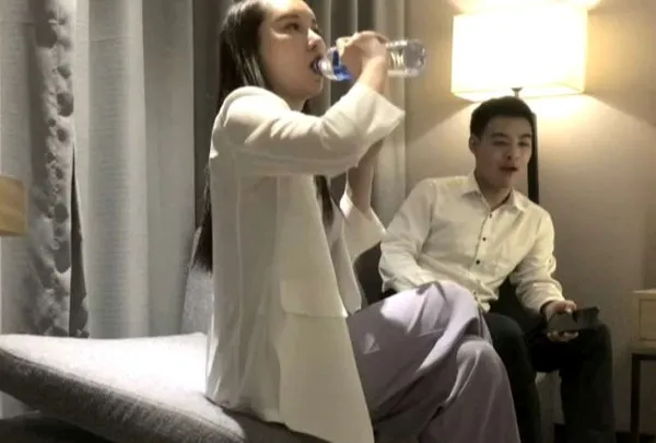 【男爵全国探花】风骚御姐，极品美乳，翘臀大长腿肤白如玉温柔似水 封面