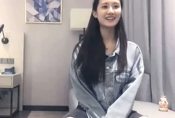 【太子探花极品】播音系美少女 封面