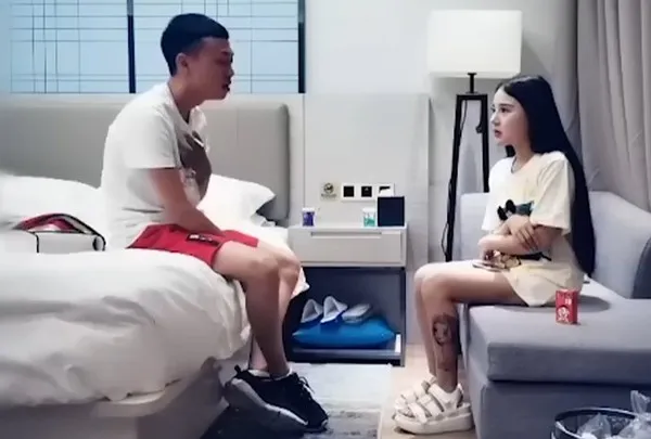 3000元约了位甜美性感的极品美女,每次用力插都痛的大叫 封面